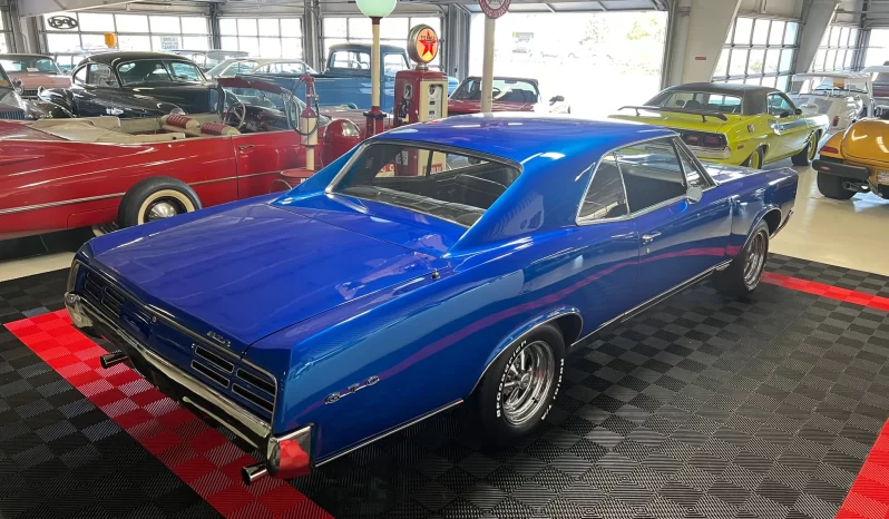 
								1967 Pontiac GTO full									