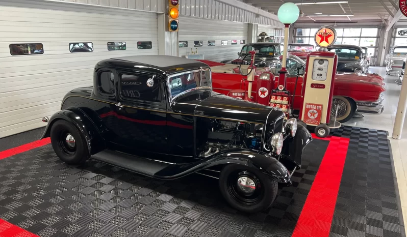 
								1932 Ford Coupe 5-Window full									