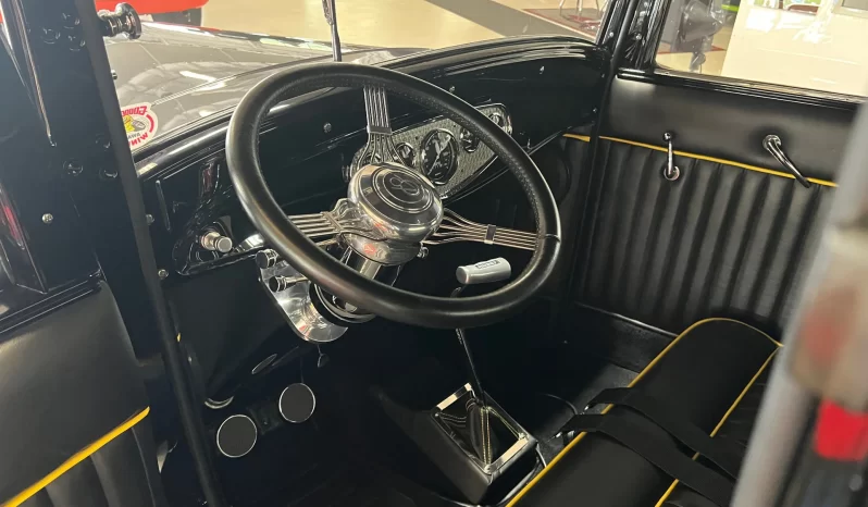 
								1932 Ford Coupe 5-Window full									